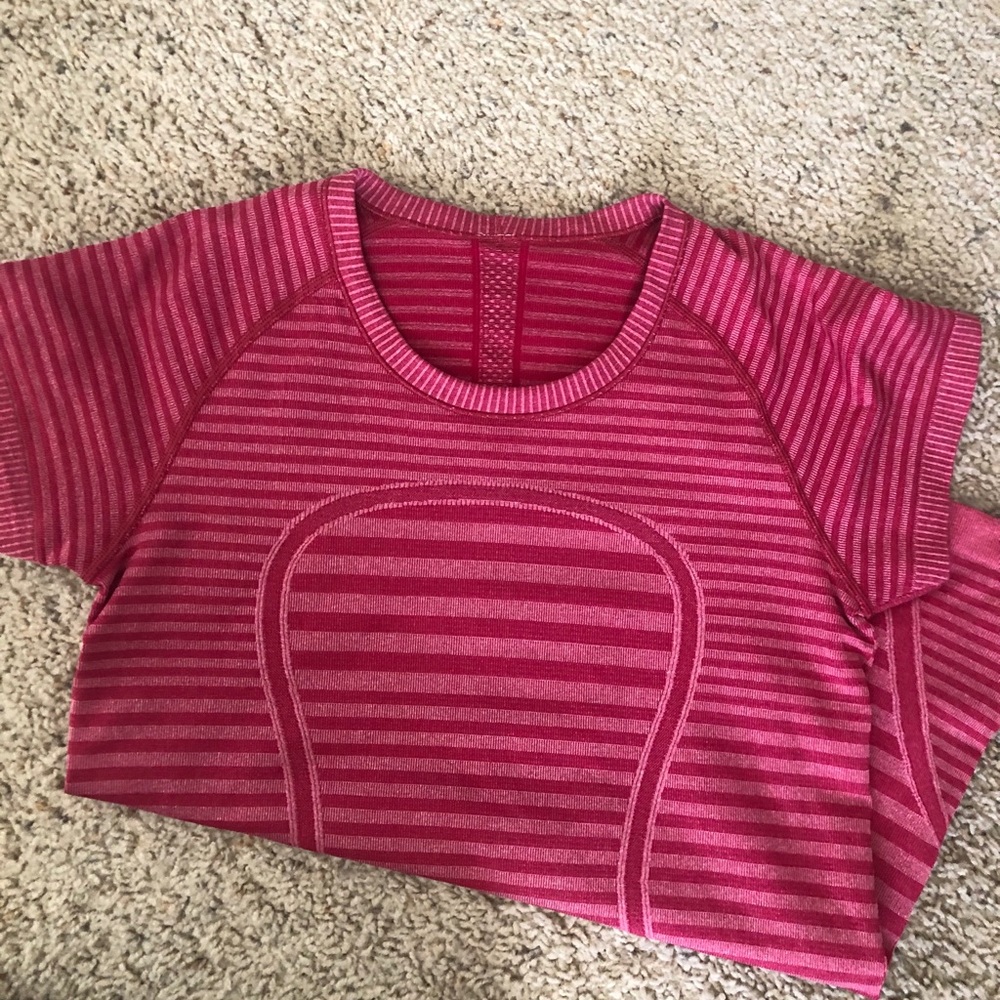 Pink lululemon Tee